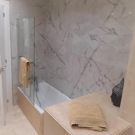 Beachside Luxury In Puerto Banus - Club Playas Del Duque Apartment