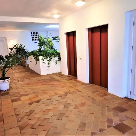 Beachside Luxury In Puerto Banus - Club Playas Del Duque Marbella