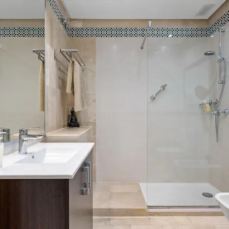 Beachside Luxury In Puerto Banus - Club Playas Del Duque *