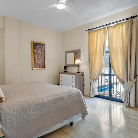 Beachside Luxury In Puerto Banus - Club Playas Del Duque Marbella