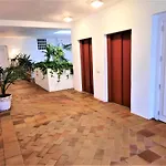 Beachside Luxury In Puerto Banus - Club Playas Del Duque Marbella