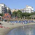 Beachside Luxury In Puerto Banus - Club Playas Del Duque * Marbella