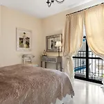 Beachside Luxury In Puerto Banus - Club Playas Del Duque Marbella