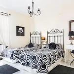Beachside Luxury In Puerto Banus - Club Playas Del Duque Apartman Marbella
