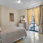 Beachside Luxury In Puerto Banus - Club Playas Del Duque Marbella