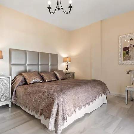 Beachside Luxury In Puerto Banus - Club Playas Del Duque *