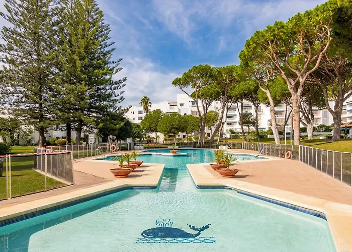 Beachside Luxury In Puerto Banus - Club Playas Del Duque *