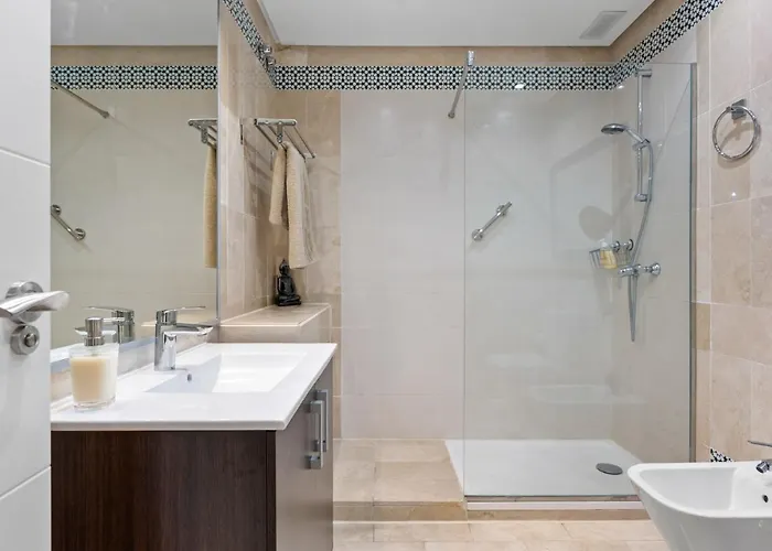 Beachside Luxury In Puerto Banus - Club Playas Del Duque *