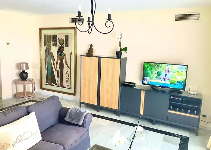 Beachside Luxury In Puerto Banus - Club Playas Del Duque Marbella