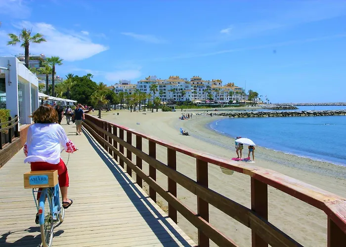 Beachside Luxury In Puerto Banus - Club Playas Del Duque