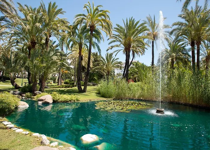 Beachside Luxury In Puerto Banus - Club Playas Del Duque