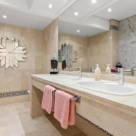 Beachside Luxury In Puerto Banus - Club Playas Del Duque * Μαρμπέλλα