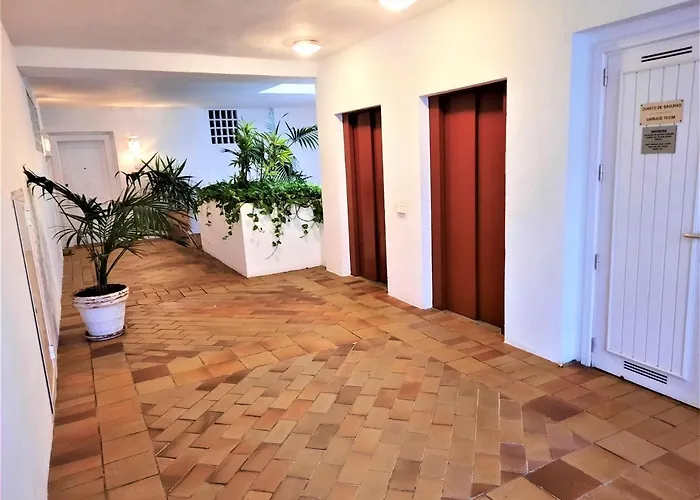 Beachside Luxury In Puerto Banus - Club Playas Del Duque Marbella