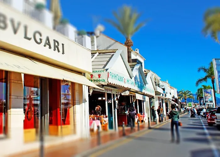 Beachside Luxury In Puerto Banus - Club Playas Del Duque *