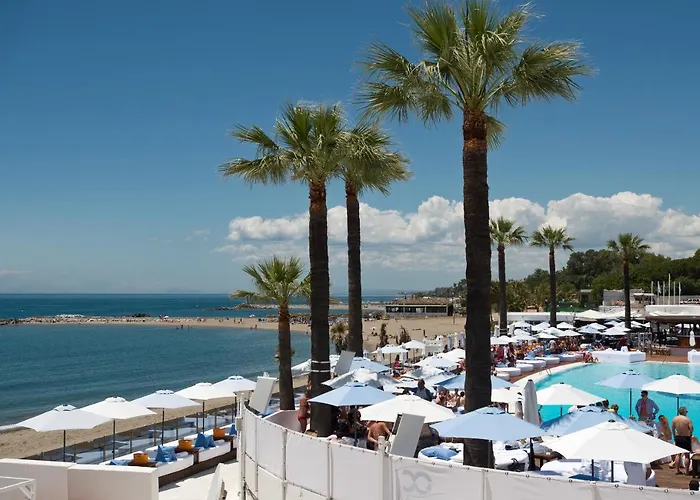 Beachside Luxury In Puerto Banus - Club Playas Del Duque Marbella
