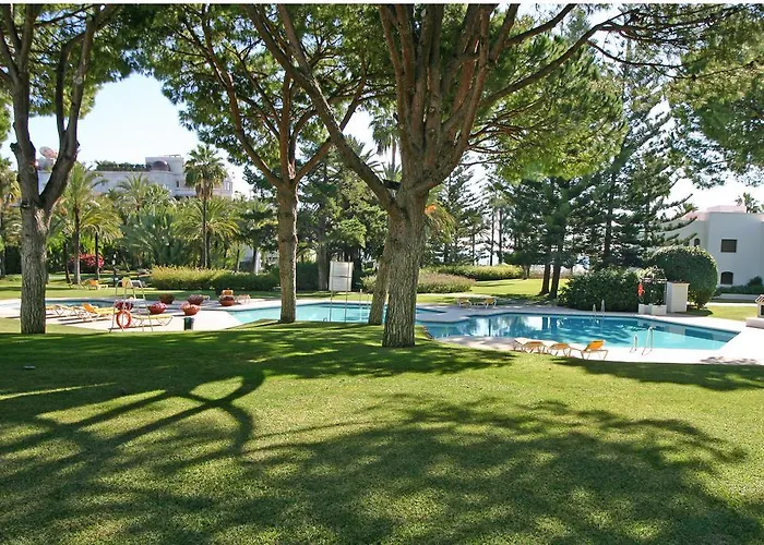 Beachside Luxury In Puerto Banus - Club Playas Del Duque *