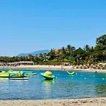 Beachside Luxury In Puerto Banus - Club Playas Del Duque * Marbella
