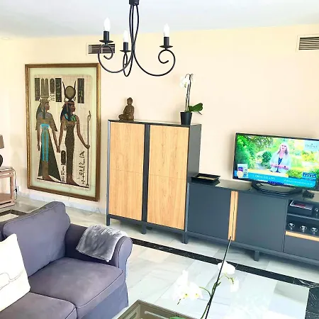 Beachside Luxury In Puerto Banus - Club Playas Del Duque Marbella