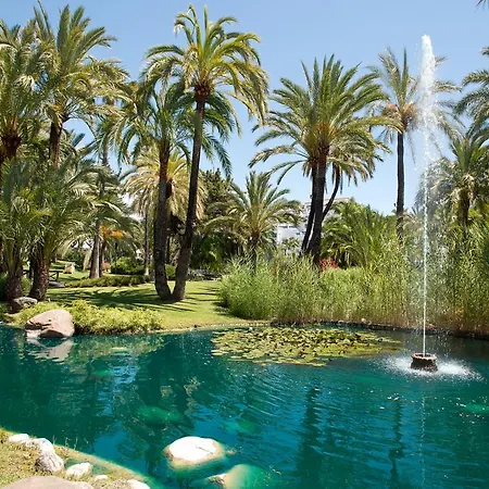 Beachside Luxury In Puerto Banus - Club Playas Del Duque