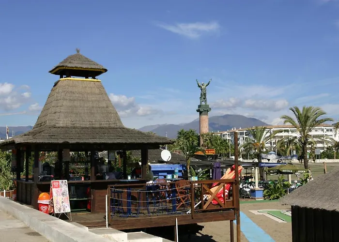 Beachside Luxury In Puerto Banus - Club Playas Del Duque