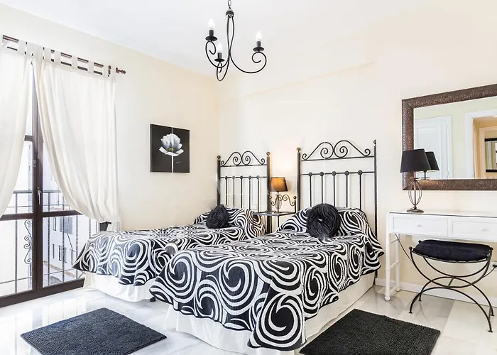 Beachside Luxury In Puerto Banus - Club Playas Del Duque Apartament Marbella