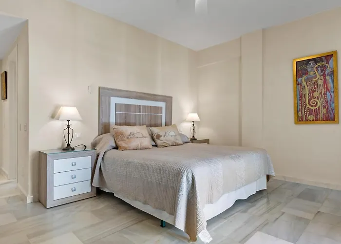 Beachside Luxury In Puerto Banus - Club Playas Del Duque Apartment *
