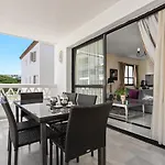 Beachside Luxury In Puerto Banus - Club Playas Del Duque Lägenhet Marbella