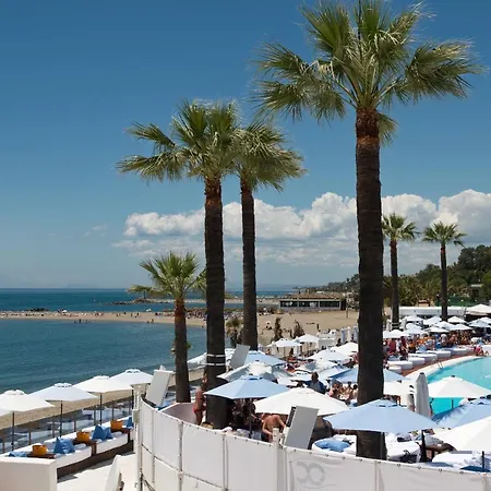 Beachside Luxury In Puerto Banus - Club Playas Del Duque 마르베야