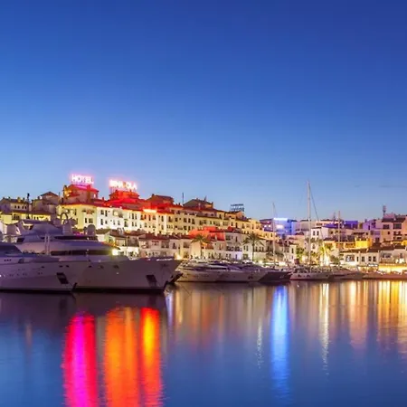 Beachside Luxury In Puerto Banus - Club Playas Del Duque 마르베야
